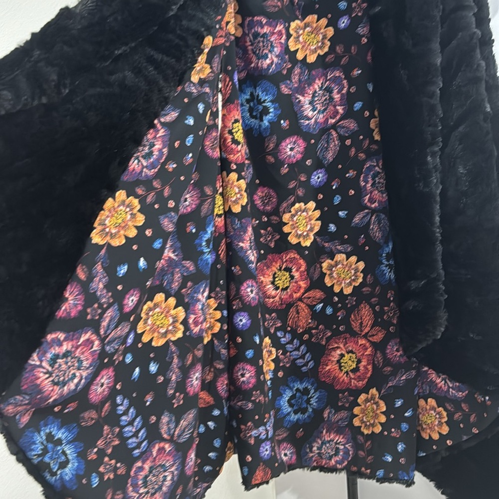 Faux Fur Vest - Picture 4 of 4